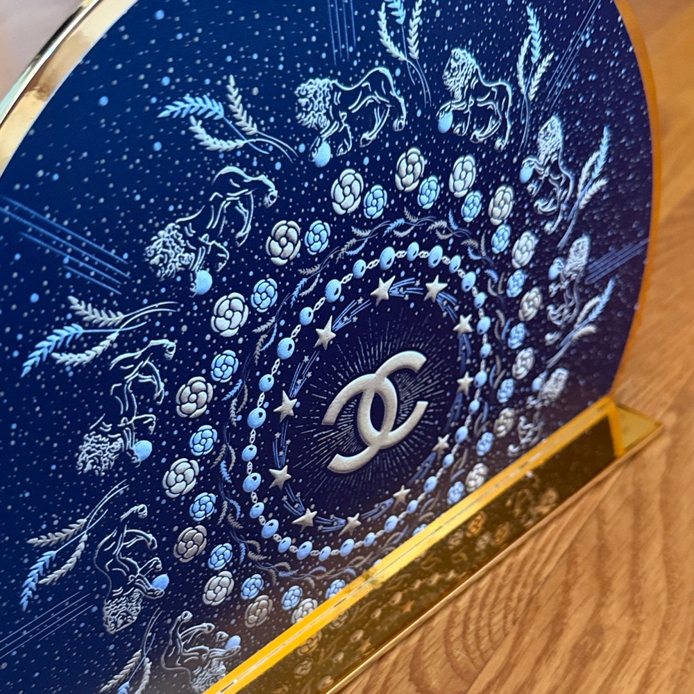 CHANEL Navy and Gold Decorative Accent Plaque with CC Medallion - Picture 4 of 5
